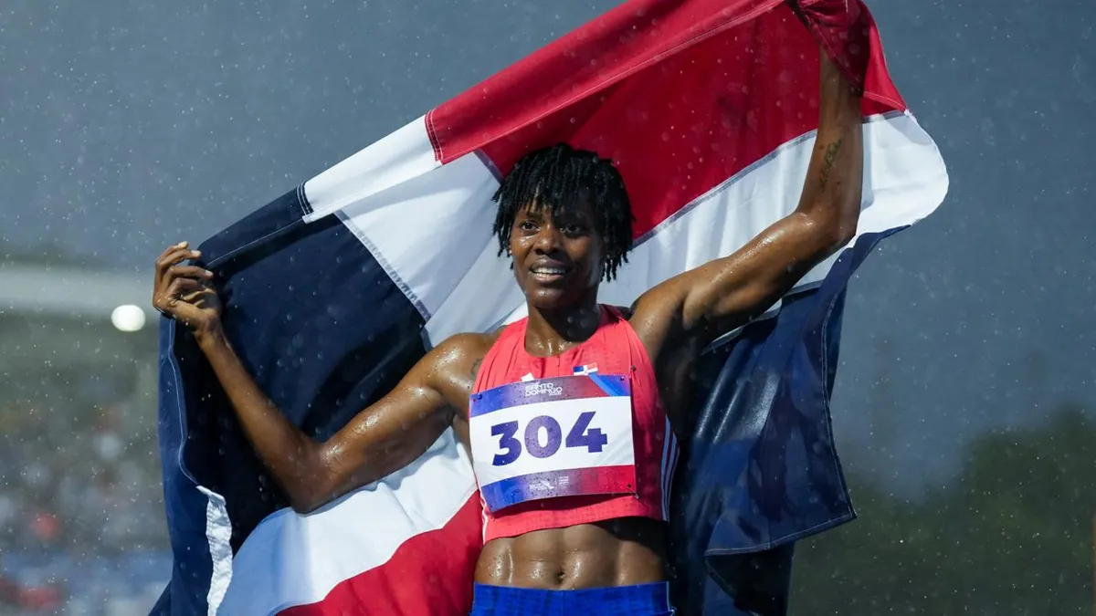 Marileidy Paulino gana oro con récord en 400 metros